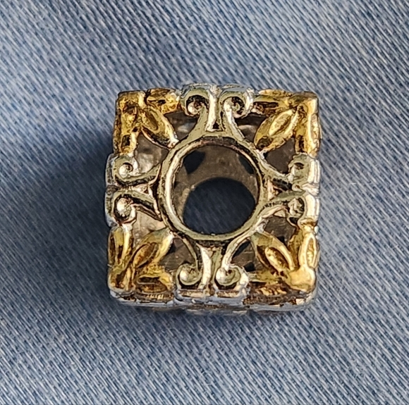 Gems en Vogue Two Tone Openwork Cube Charm - Picture 3 of 6